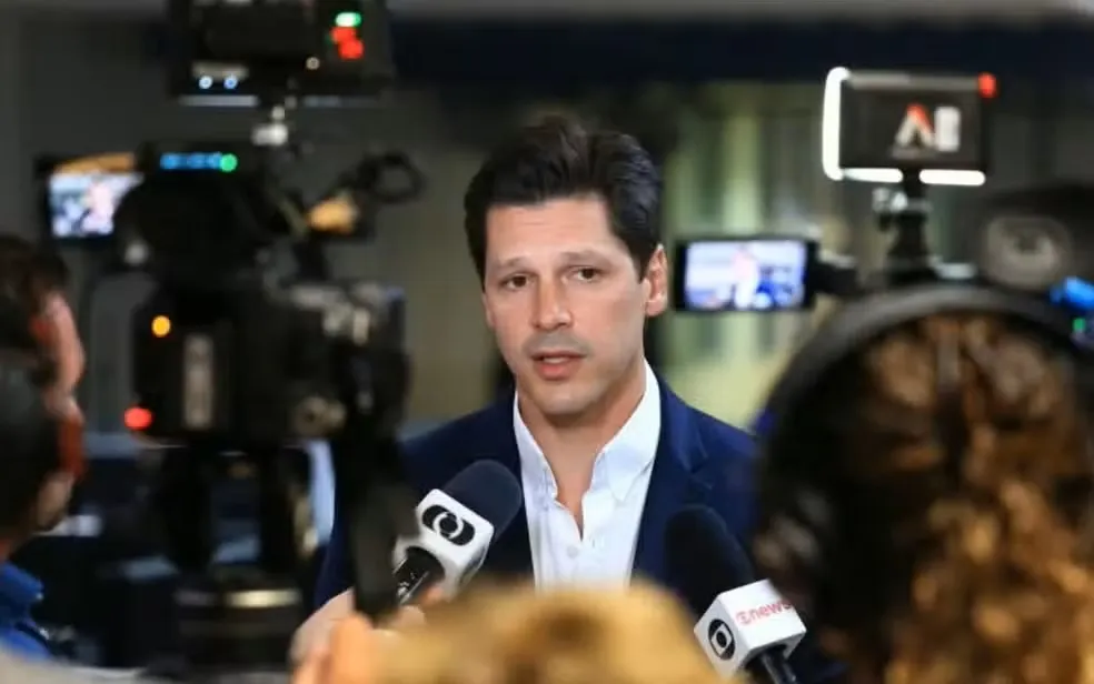 Daniel Vilela, durante entrevista na sede da Rede Anhanguera, no dia seguinte ao da vitória no primeiro turno das eleições de 2026 — Foto: André Saddi/Governo de Goiás